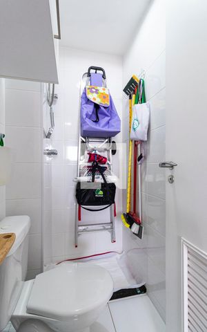 Apartamento à venda com 213m², 2 quartos e 3 vagasBanheiro de Serviço
