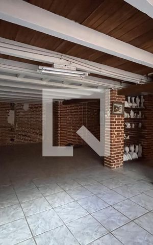 Casa à venda com 1950m², 4 quartos e 5 vagasPorão