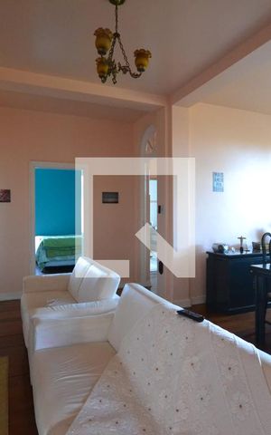 Casa à venda com 1950m², 4 quartos e 5 vagasSala