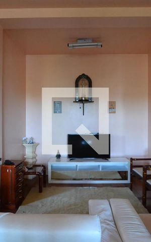 Casa à venda com 1950m², 4 quartos e 5 vagasSala