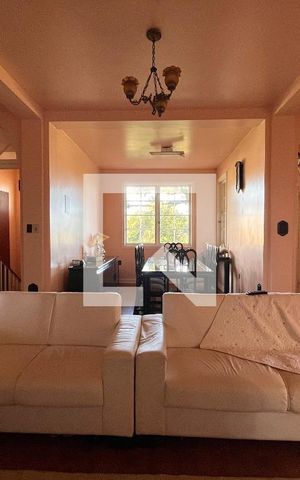 Casa à venda com 1950m², 4 quartos e 5 vagasSala