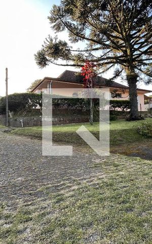 Casa à venda com 1950m², 4 quartos e 5 vagasJardim