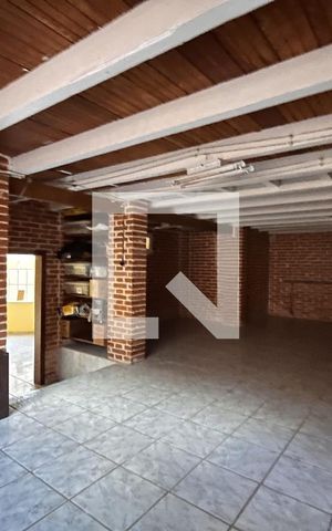 Casa à venda com 1950m², 4 quartos e 5 vagasPorão