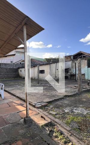 Casa à venda com 1950m², 4 quartos e 5 vagasÁrea Externa