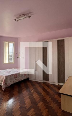 Casa à venda com 1950m², 4 quartos e 5 vagasQuarto 1