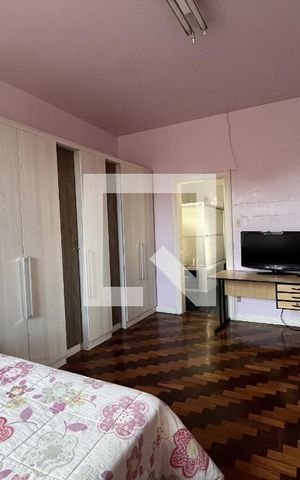 Casa à venda com 1950m², 4 quartos e 5 vagasQuarto 1
