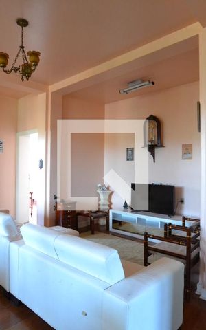 Casa à venda com 1950m², 4 quartos e 5 vagasSala