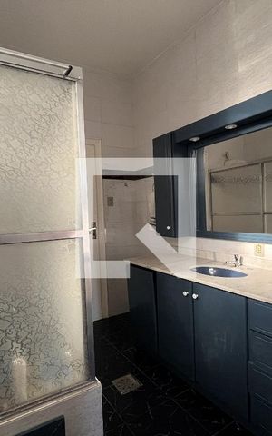 Casa à venda com 1950m², 4 quartos e 5 vagasBanheiro reversível