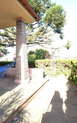 Casa à venda com 1950m², 4 quartos e 5 vagasJardim