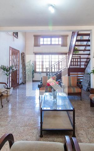 Casa de condomínio para alugar com 340m², 5 quartos e 2 vagas Casa de condomínio para alugar com 340m², 5 quartos e 2 vagasSala