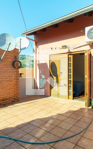 Casa de condomínio para alugar com 340m², 5 quartos e 2 vagas Casa de condomínio para alugar com 340m², 5 quartos e 2 vagasVaranda