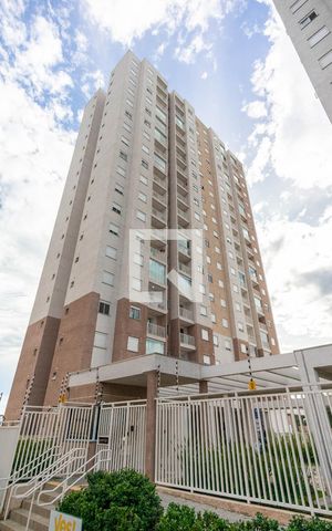 Apartamento para alugar com 49m², 2 quartos e 1 vaga Apartamento para alugar com 49m², 2 quartos e 1 vagaFachada