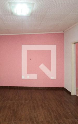Casa para alugar com 85m², 2 quartos e 2 vagas Casa para alugar com 85m², 2 quartos e 2 vagasSala