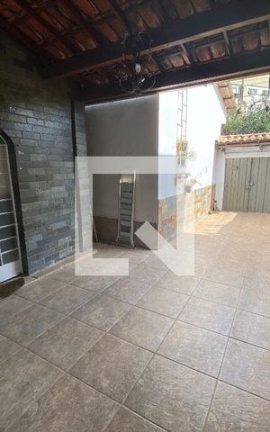 Casa à venda com 100m², 3 quartos e 2 vagas
