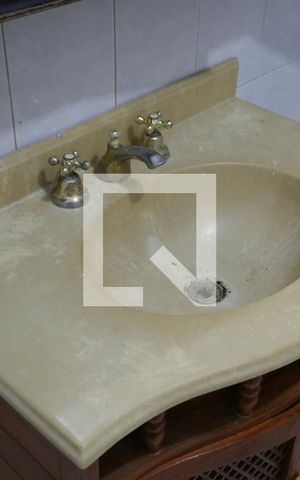 Casa à venda com 250m², 2 quartos e 3 vagasBanheiro da Suíte
