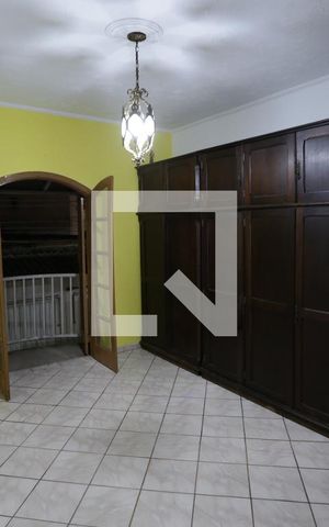 Casa à venda com 250m², 2 quartos e 3 vagasSuíte