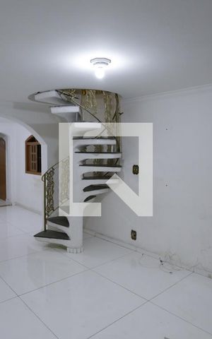 Casa à venda com 250m², 2 quartos e 3 vagasSala