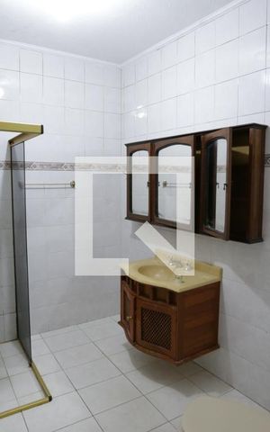 Casa à venda com 250m², 2 quartos e 3 vagasBanheiro da Suíte
