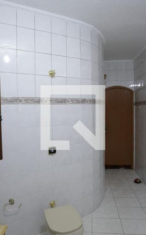 Casa à venda com 250m², 2 quartos e 3 vagasBanheiro da Suíte