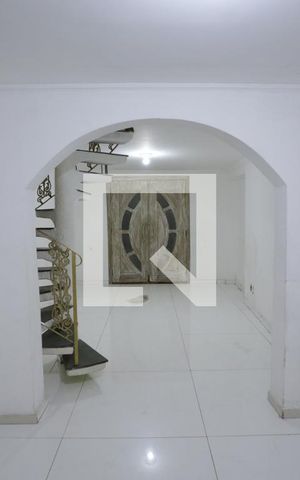 Casa à venda com 250m², 2 quartos e 3 vagasSala