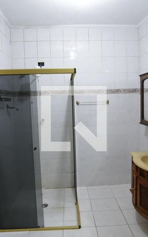 Casa à venda com 250m², 2 quartos e 3 vagasBanheiro da Suíte