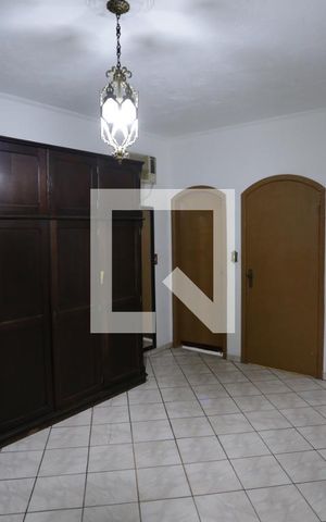 Casa à venda com 250m², 2 quartos e 3 vagasSuíte