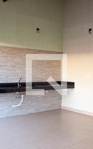 Casa à venda com 360m², 2 quartos e 3 vagas Casa à venda com 360m², 2 quartos e 3 vagasÁrea Externa