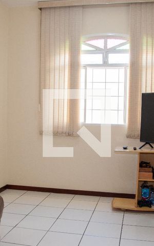 Casa à venda com 360m², 2 quartos e 3 vagas Casa à venda com 360m², 2 quartos e 3 vagasSala