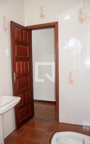Casa à venda com 360m², 2 quartos e 3 vagas Casa à venda com 360m², 2 quartos e 3 vagasBanheiro