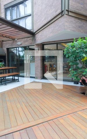 Casa à venda com 300m², 3 quartos e 2 vagas Casa à venda com 300m², 3 quartos e 2 vagasQuintal
