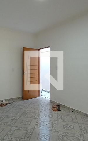 Casa para alugar com 80m², 2 quartos e 2 vagas Casa para alugar com 80m², 2 quartos e 2 vagasSala
