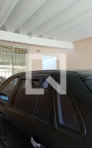 Casa para alugar com 80m², 2 quartos e 2 vagas Casa para alugar com 80m², 2 quartos e 2 vagasGaragem