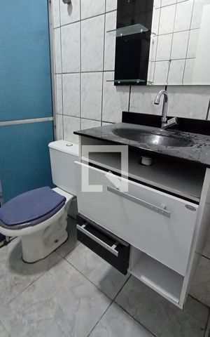 Casa para alugar com 80m², 2 quartos e 2 vagas Casa para alugar com 80m², 2 quartos e 2 vagasBanheiro