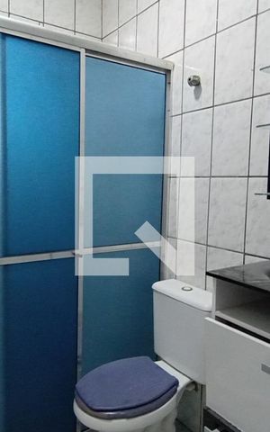Casa para alugar com 80m², 2 quartos e 2 vagas Casa para alugar com 80m², 2 quartos e 2 vagasBanheiro