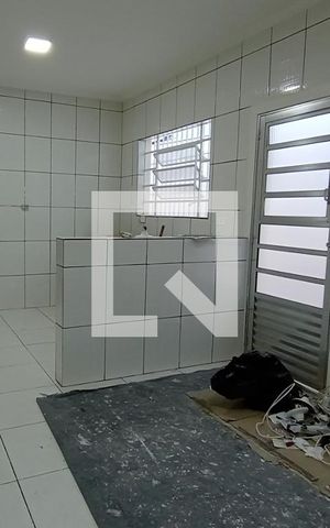 Casa para alugar com 80m², 2 quartos e 2 vagas Casa para alugar com 80m², 2 quartos e 2 vagasCozinha