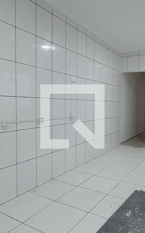 Casa para alugar com 80m², 2 quartos e 2 vagas Casa para alugar com 80m², 2 quartos e 2 vagasCozinha