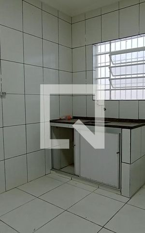 Casa para alugar com 80m², 2 quartos e 2 vagas Casa para alugar com 80m², 2 quartos e 2 vagasCozinha