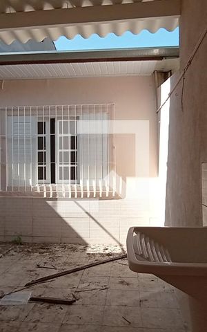 Casa para alugar com 80m², 2 quartos e 2 vagas Casa para alugar com 80m², 2 quartos e 2 vagasQuintal
