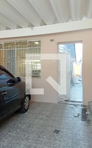 Casa para alugar com 80m², 2 quartos e 2 vagas Casa para alugar com 80m², 2 quartos e 2 vagasGaragem