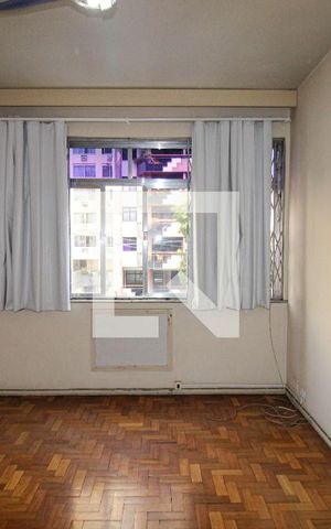 Apartamento para alugar com 78m², 2 quartos e sem vaga Apartamento para alugar com 78m², 2 quartos e sem vagaSala