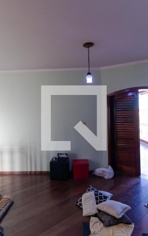 Casa à venda com 270m², 3 quartos e 4 vagasSala de TV