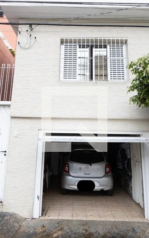 Casa à venda com 80m², 2 quartos e 1 vaga Casa à venda com 80m², 2 quartos e 1 vagaFachada