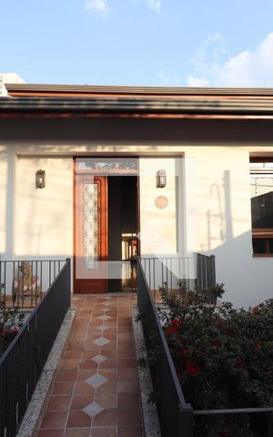 Casa à venda com 472m², 4 quartos e 5 vagasFrente da Casa