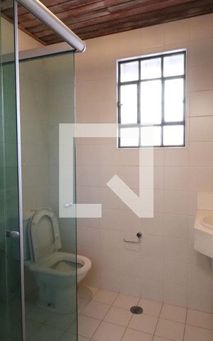 Casa à venda com 472m², 4 quartos e 5 vagasBanheiro da Suíte 2