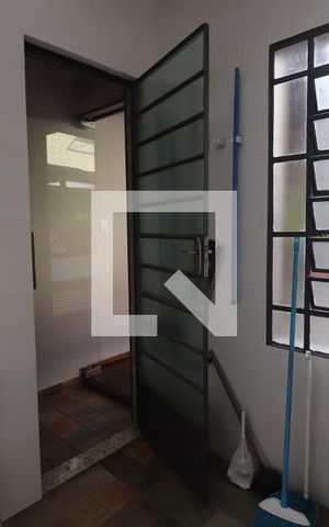 Casa à venda com 472m², 4 quartos e 5 vagasLavanderia