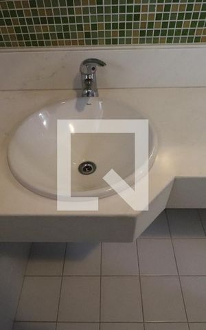 Casa à venda com 472m², 4 quartos e 5 vagasBanheiro da Suíte 2
