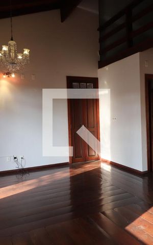 Casa à venda com 472m², 4 quartos e 5 vagasSala 1