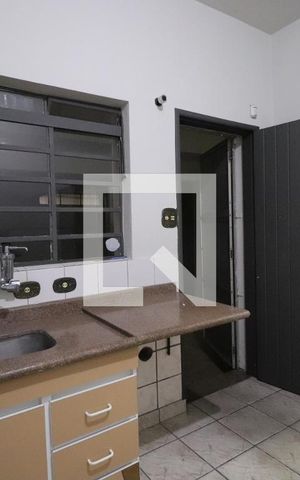Casa à venda com 472m², 4 quartos e 5 vagasCozinha 2 Subsolo