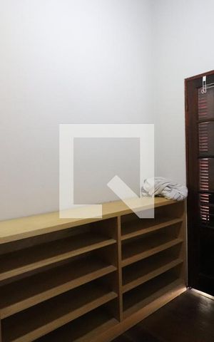 Casa à venda com 472m², 4 quartos e 5 vagasCloset Suite 3