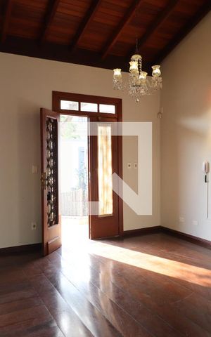 Casa à venda com 472m², 4 quartos e 5 vagasSala 1